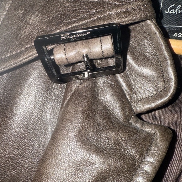 Women's Brown Leather Jacket - Picture 4 of 7